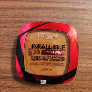new L'Oreal Paris Infallible 24 Hr Fresh Wear Foundation in a Powder 355 Sienna